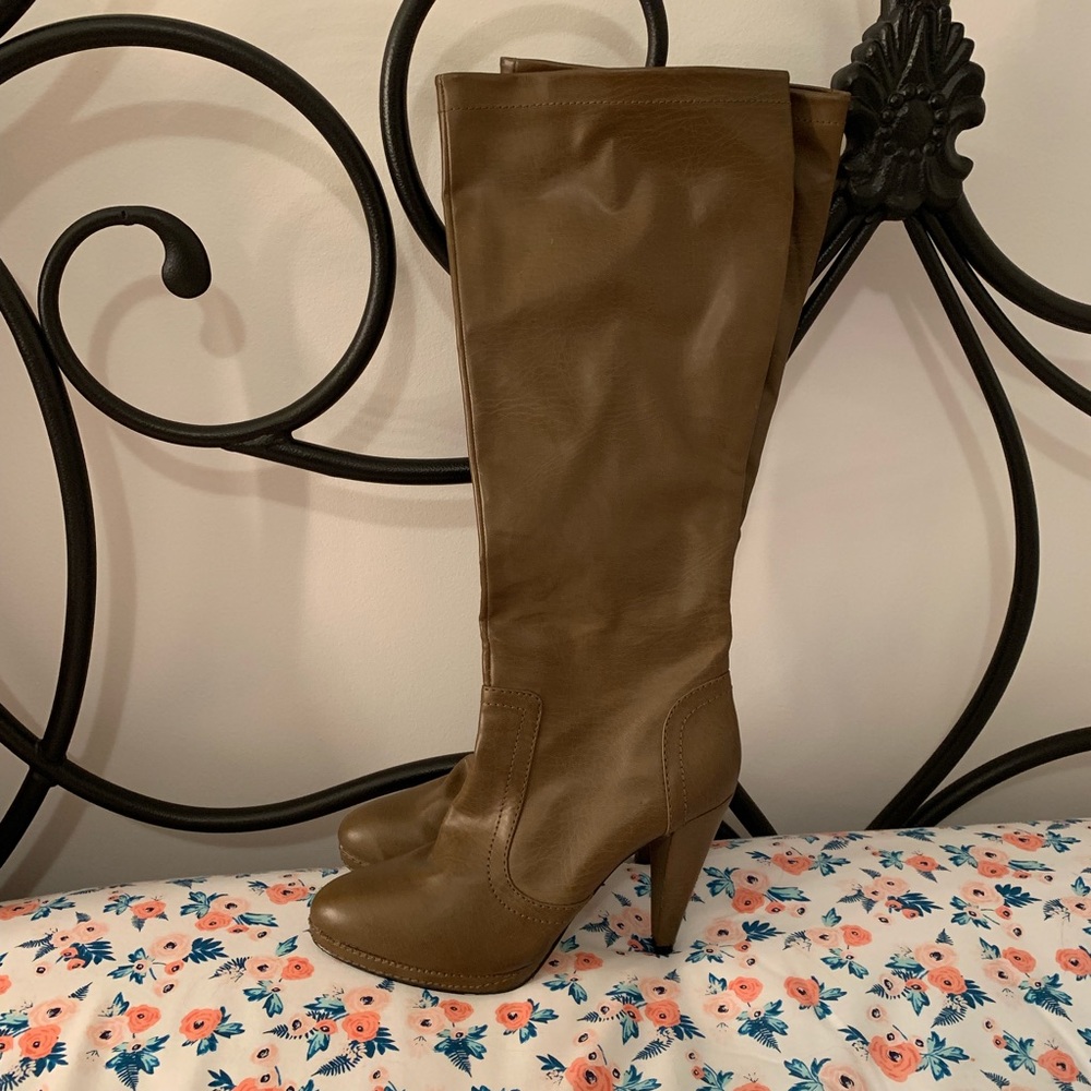 Brown boots
